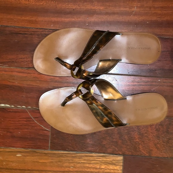 Tortoise shell gold detail sandal - Picture 3 of 3